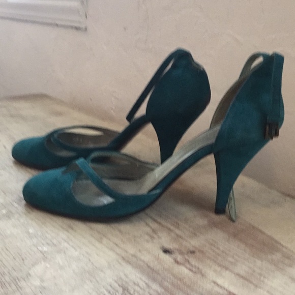Suede pumps - Picture 3 of 8